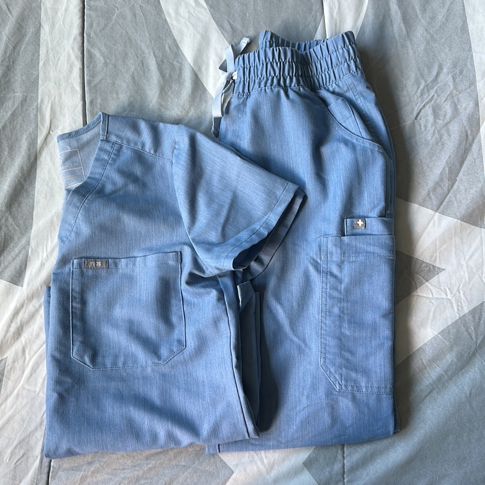 FIGS Heather blue denim scrub set XS/XSP